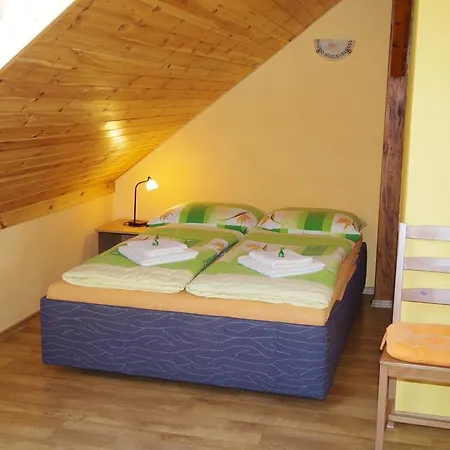 Apartment Ubytovani A Slunicko