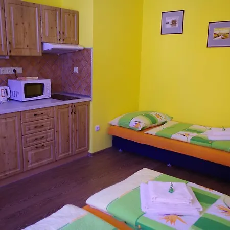 Apartment Ubytovani A Slunicko