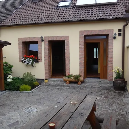 Apartment Ubytovani A Slunicko *