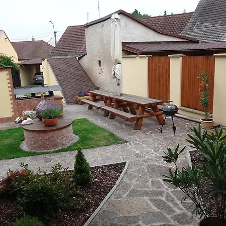 Apartment Ubytovani A Slunicko Lomnice nad Luznici