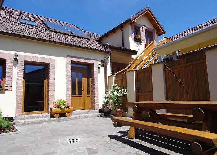 Apartment Ubytovani A Slunicko