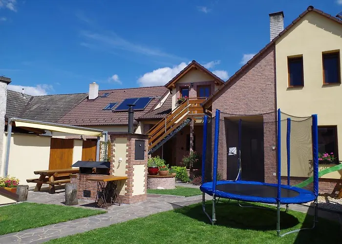 Apartment Ubytovani A Slunicko